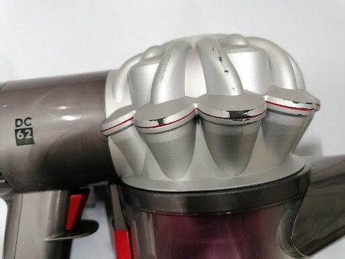 Aspirapolvere Dyson DC62 Animal Pro - Non funzionante graffiato solo per part... - Foto 4 di 7