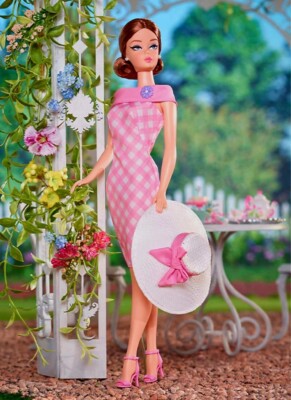 Barbie 12 Days of Spring Doll and Accessories #HRM27 Gold Label Disponibile  Sub