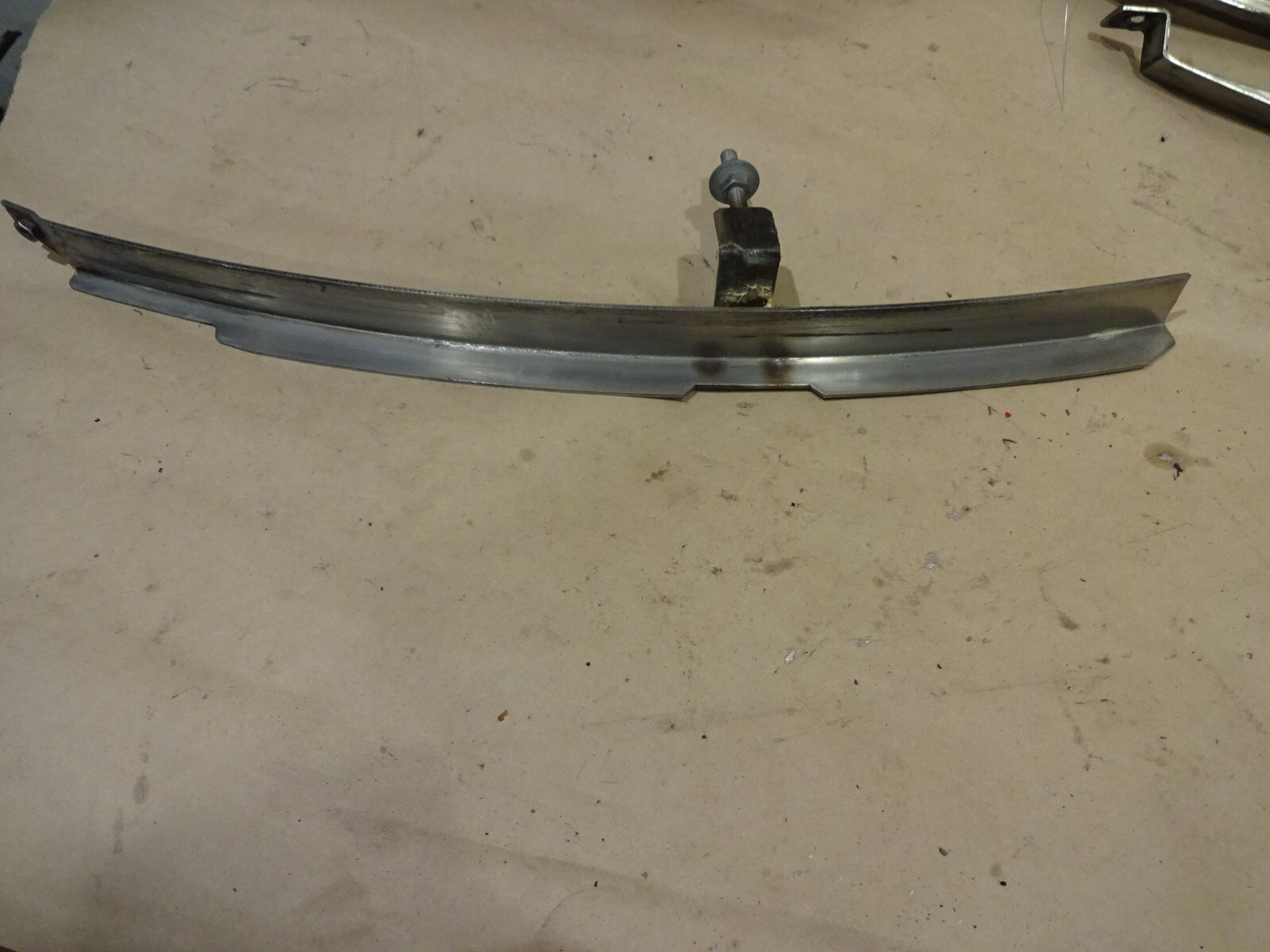 Ferrari 360,430 LH Door Front Glass Guide P/N 65062000