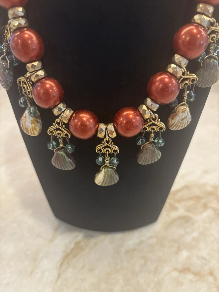 handmade jewelry necklace. Unique Piece With Shell And Pearl Motif - Image 2 of 4