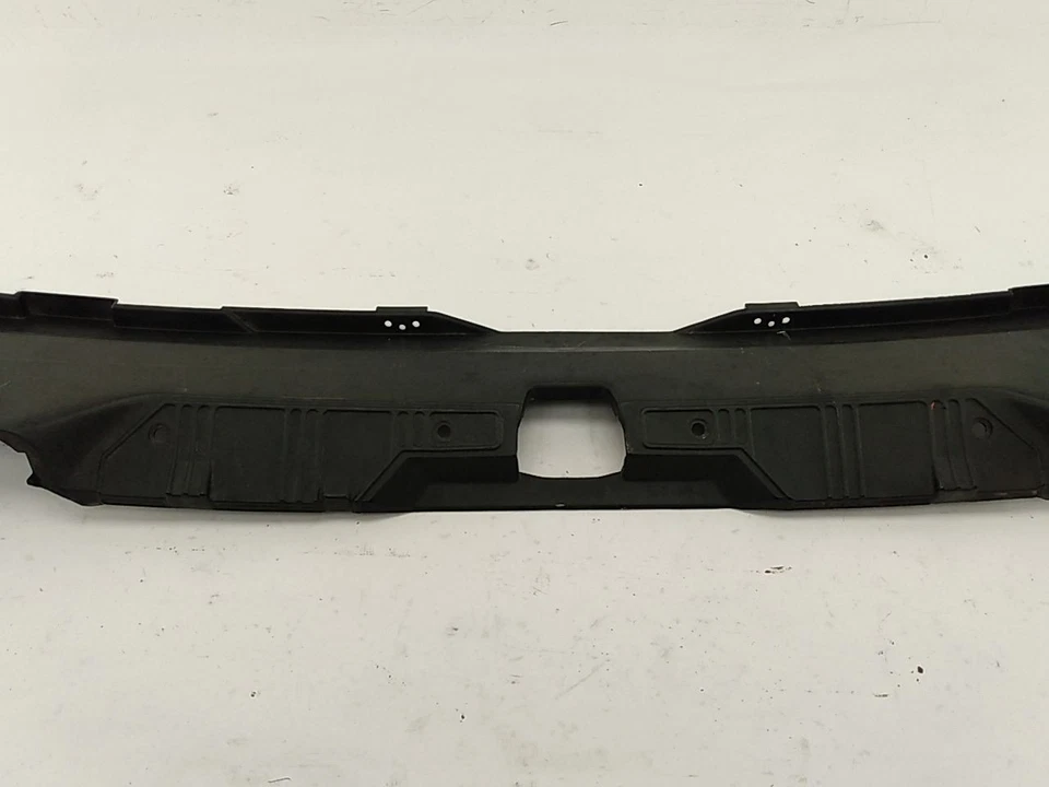 Panel de embellecimiento del borde del maletero trasero BMW 318i 325i E36 sedán compatible con 1992-1999 93 94 95 96 97 Foto 4 de 4