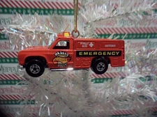 FIRE DEPT RESCUE VEHICLE CHRISTMAS ORNAMENT EMERGENCY RESCUE FIRE TRUCK EMT