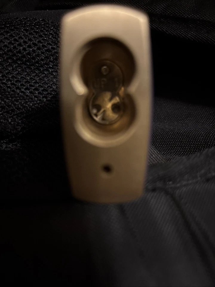 Candado comercial SFIC con llaves Foto 2 de 4