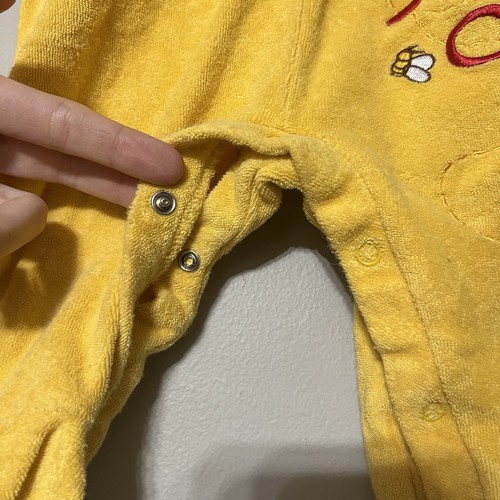 Vintage Winnie The Pooh 90s Baby 0-3 Month One Piece Romper Outfit Yellow Disney - Picture 4 of 8
