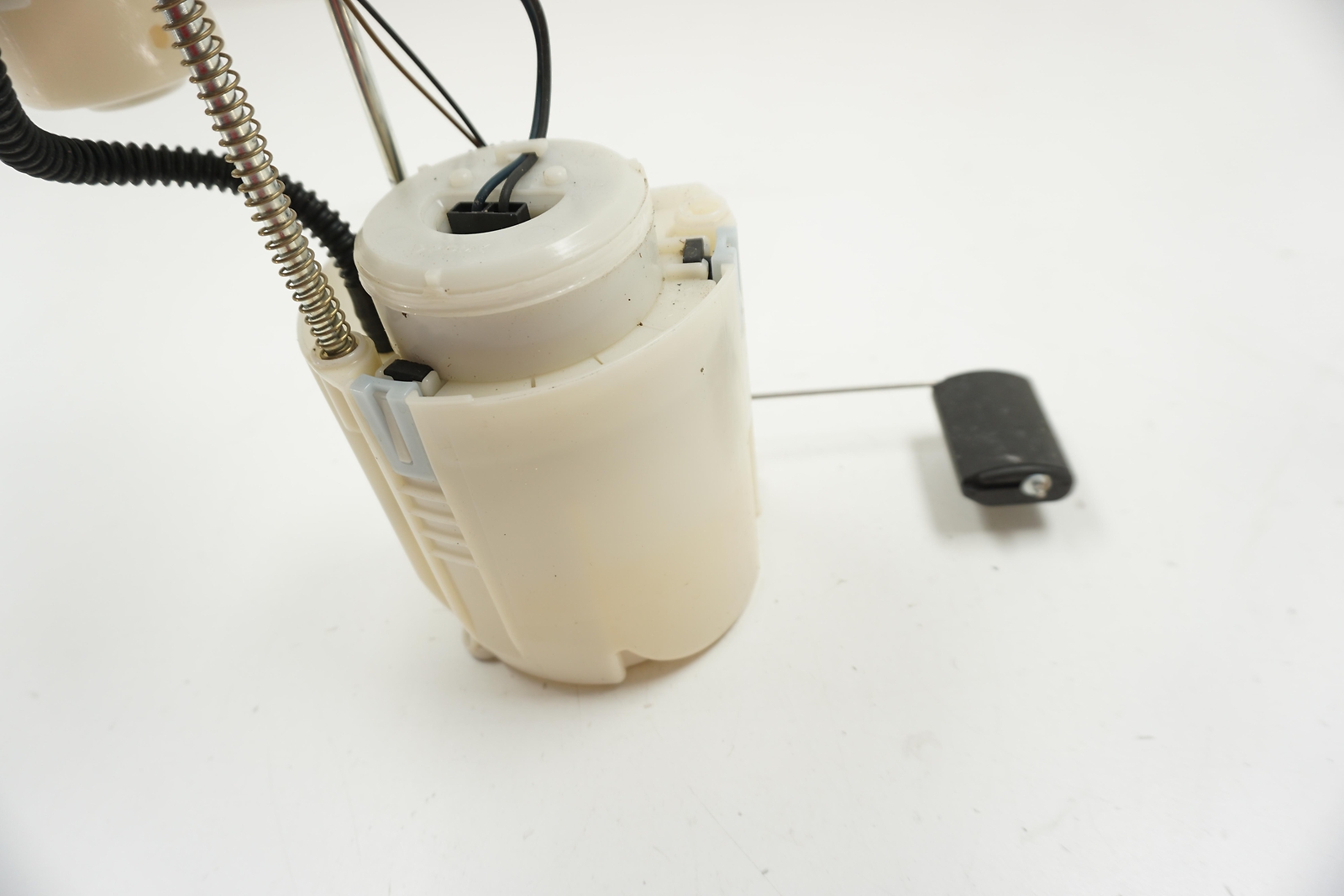 14 15 16 2016 Kia Soul Fuel Pump Assembly Used Oem (31110 B2501) (tank