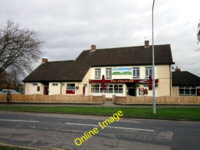 Photo 6x4 The Pelican public house on James Reckitt Avenue Kingston upon  c2012