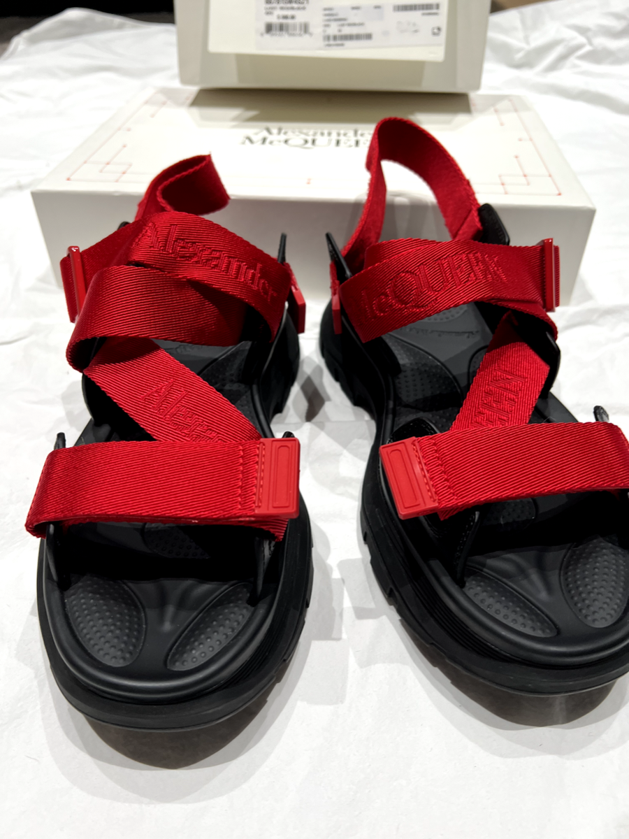 NWB $700 ALEXANDER MCQUEEN Men display picture 3
