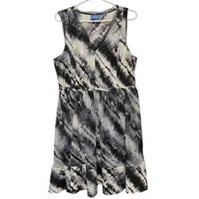 Simply Vera Vera Wang Sleeveless Dress Woman’s Size XL V-Neck Lined