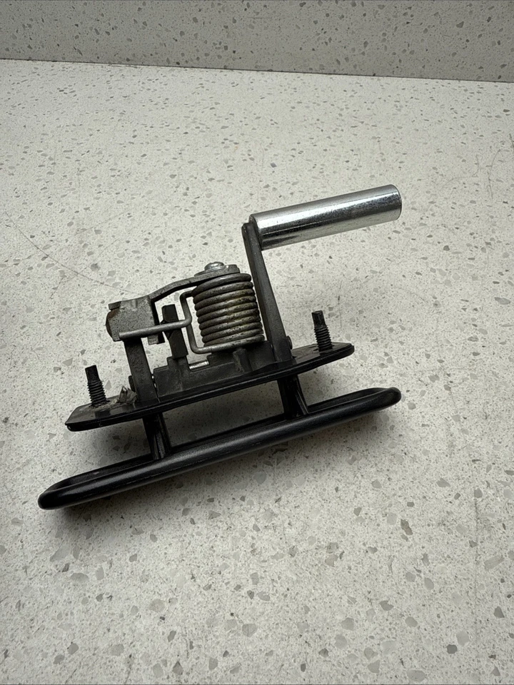 Manija de puerta Ford E150 E250 E350 1992-2004 1526600-AAA Foto 3 de 4