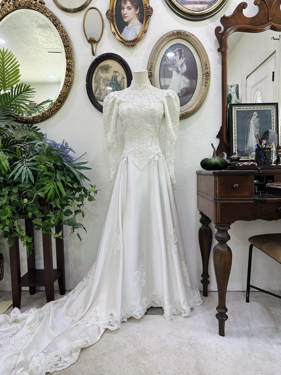 wedding dress vintage online Style Lace Dresses & Gowns by Claire Pettibone Back Details and Vintage Wedding Dresses for Retro