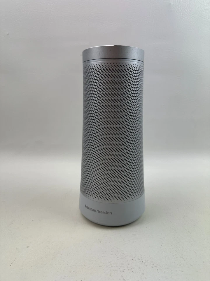 Altavoz Bluetooth Harman Kardon Invoke plateado con cable de alimentación Foto 2 de 4