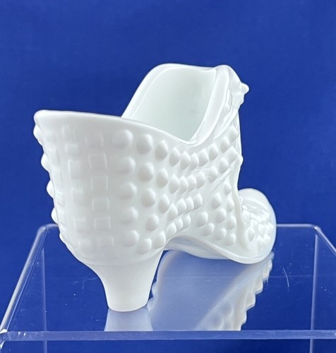 Vintage Fenton White Milk Glass Hobnail Shoe Cat Head Slipper Boot Pin Cushion - Picture 4 of 8