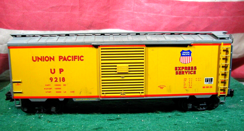 Weaver UP Union Pacific PS-1 40' O Scale Express Service Boxcar # 9218 - Picture 5 of 10