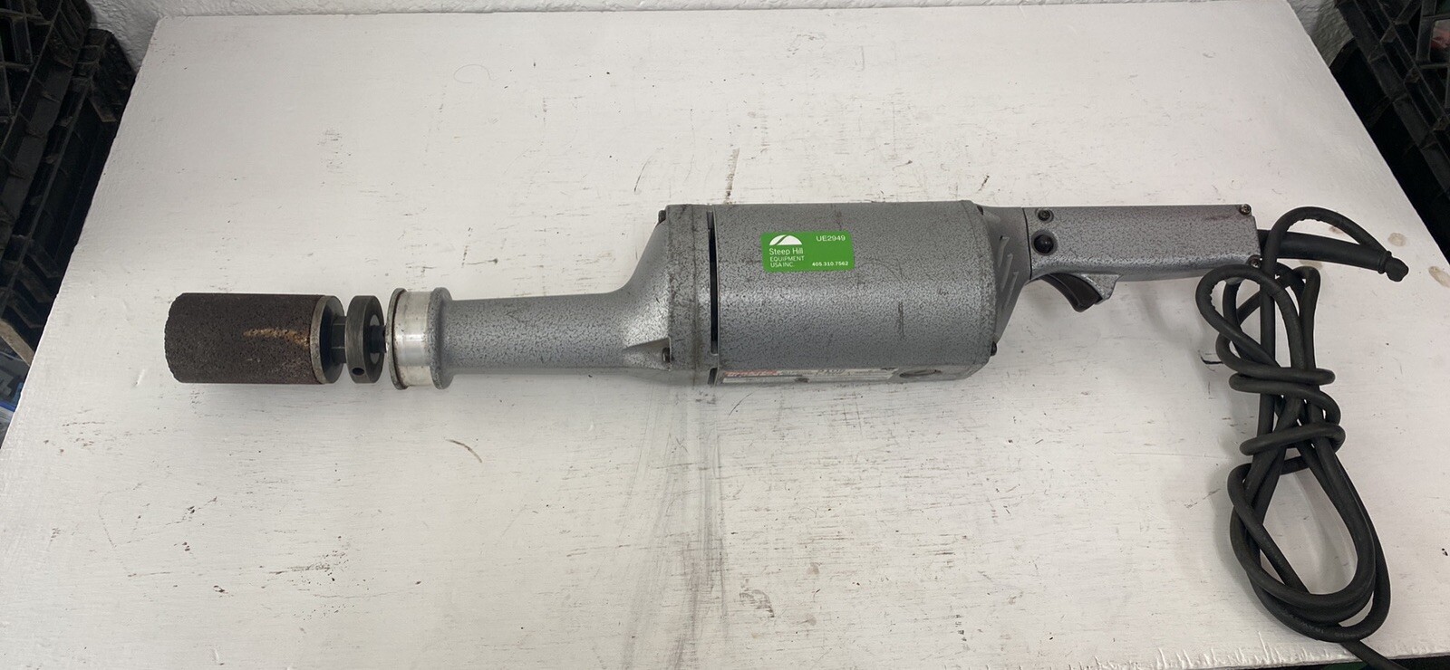 Makita 125mm Angle Grinder for Pipes and Metal  