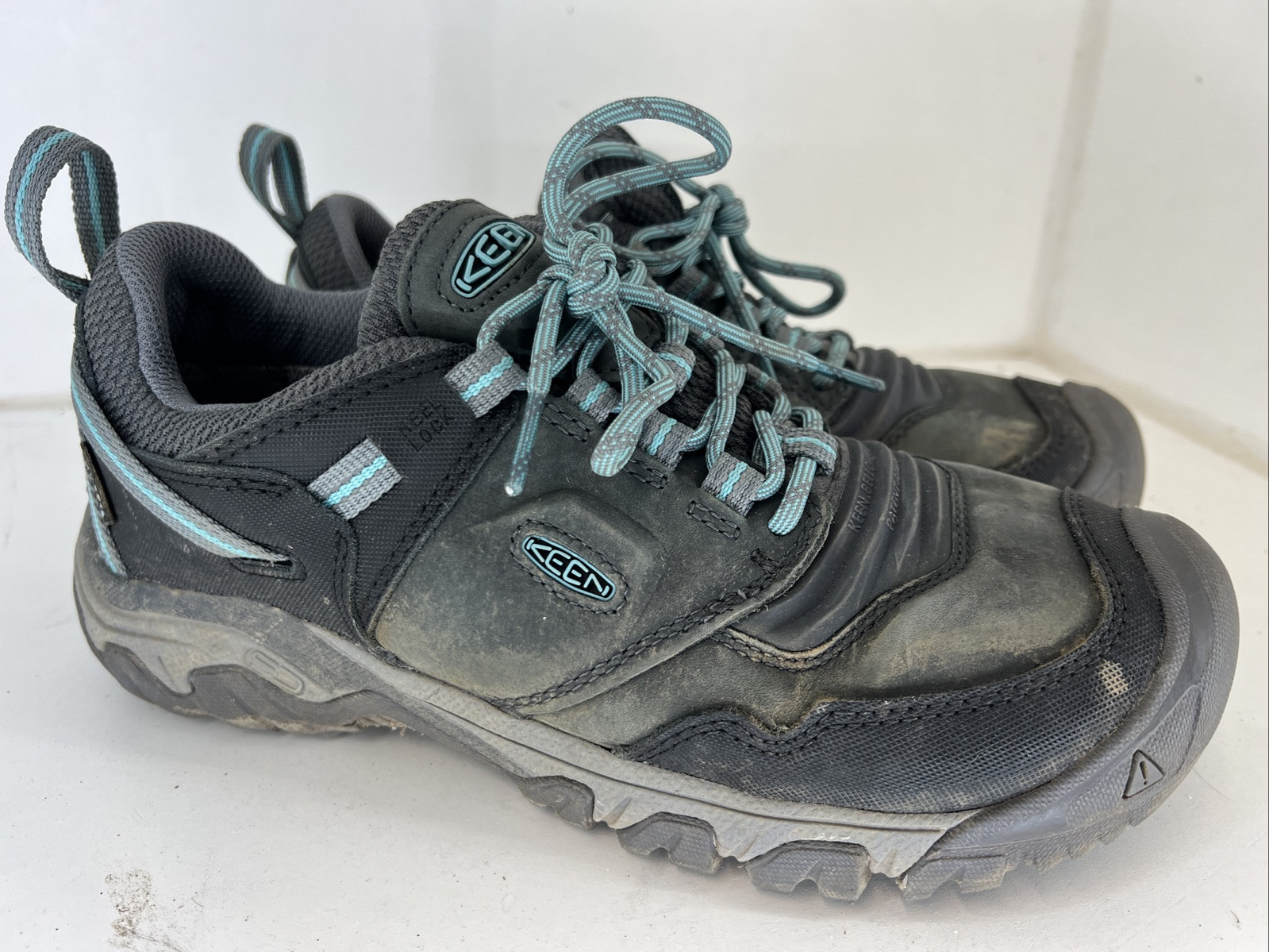 Scarpe da ginnastica Keen Ridge Flex impermeabili escursionismo donna grigie 10