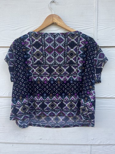 Tigerlily Geometric Pattern Blue Purple Crop Short Sleeve Top Size S - Picture 7 of 7