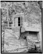 23. ENTRANCE PORTAL TO DAM INTERIOR GALLERY 1 AT WEST ABUTMENT OF DAM. VIEW TO