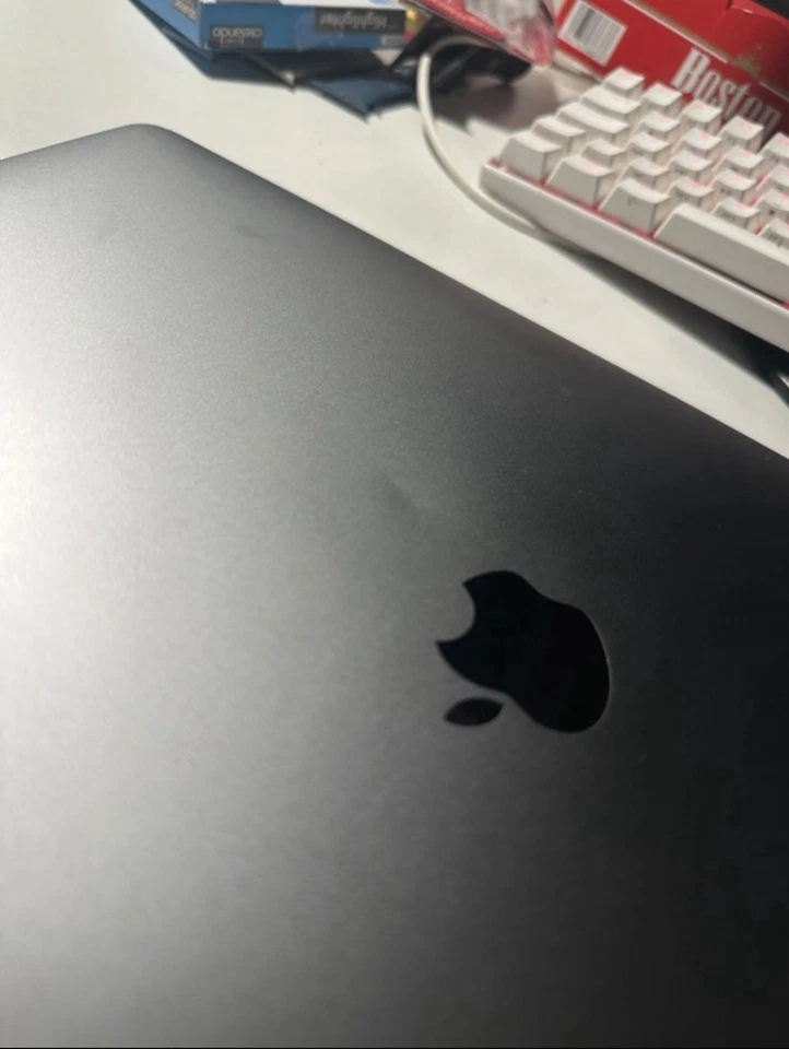 Apple MacBook Pro 15" 2019 · i7 · 16GB · 1TB, Foto 3 von 4