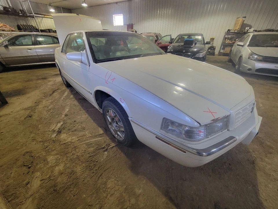 Pinza pasajero delantero derecho para 94-99 Bonneville 2062532 Foto 3 de 4