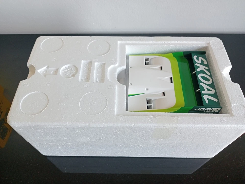 Minichamps 1/18 Porsche 956L 'SKOAL' 1983 24H Le Mans Limited Edition 500 Pcs - Immagine 3 di 4