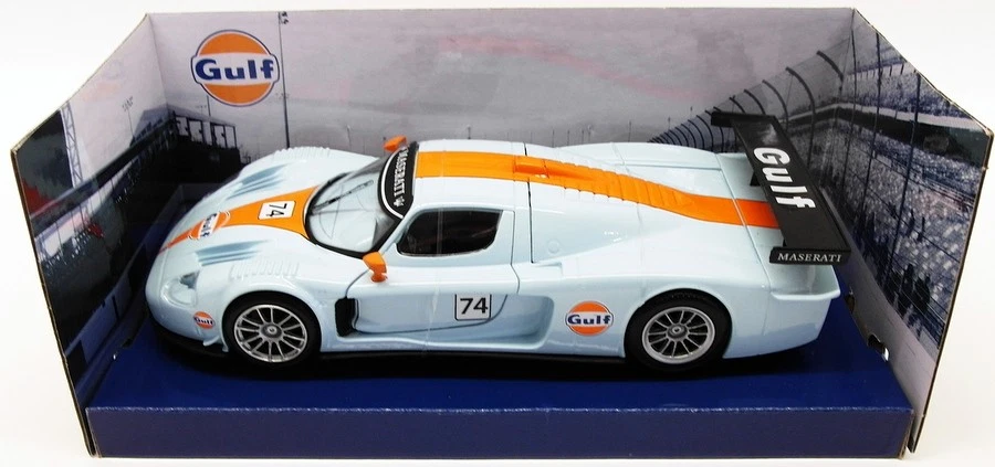 Coche modelo Motormax escala 1/24 79643 - Maserati MC 12 Corsa - Gulf Foto 3 de 4