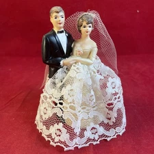 Vintage BRIDE In FLARED LACE DRESS GROOM Plastic WEDDING CAKE TOPPER - 1950's