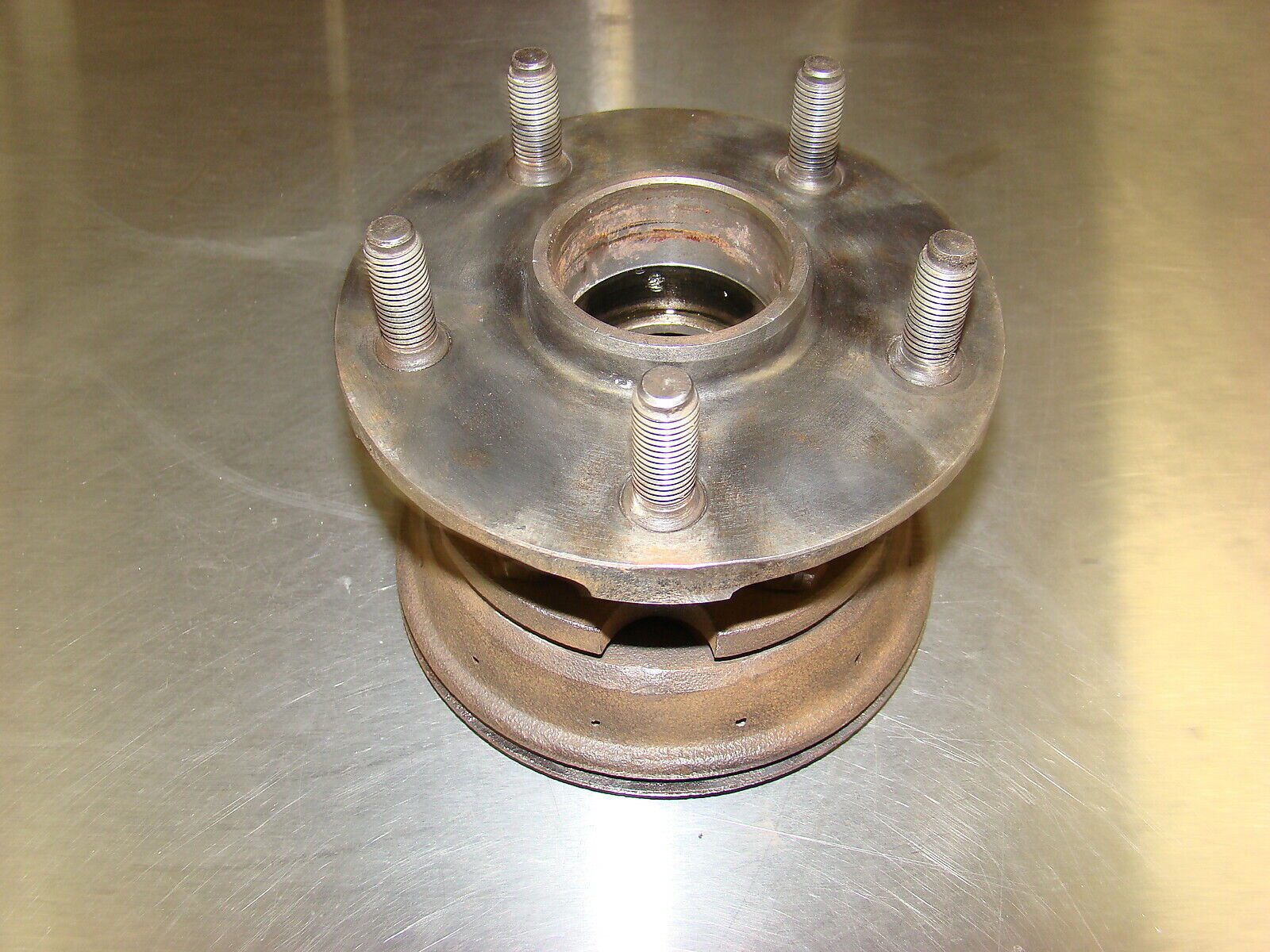 79-86 Maserati Quattroporte III Q3 Front Hub Left or Right Assembly
