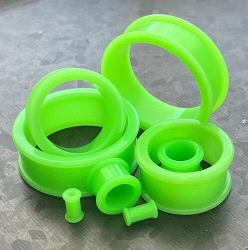 PAIR Green Silicone Tunnels Double Flare Plugs Earlets Gauges up to 2 inch! - Picture 1 of 5