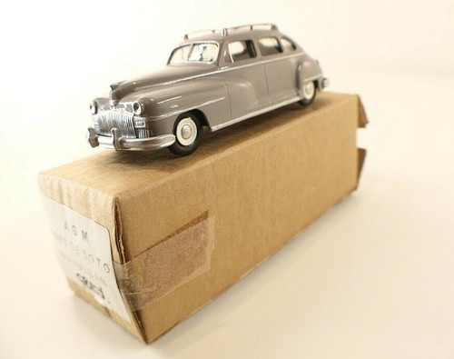 AGM France de Soto Suburban 1948 1/43 Kit Resin Assembled 1/43 - Picture 2 of 9