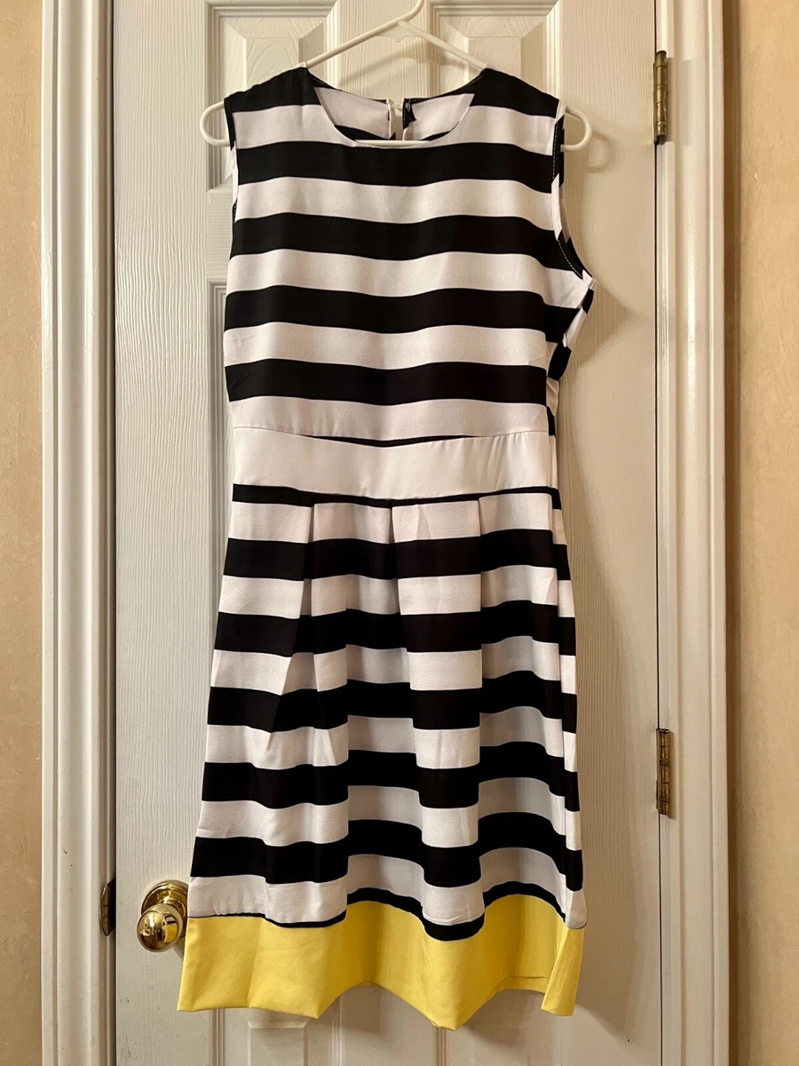 Horizontal clearance striped dress