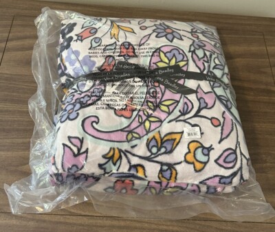 Vera Bradley Maddalena Paisley Soft 80x50” Throw Blanket NIP  display picture 1