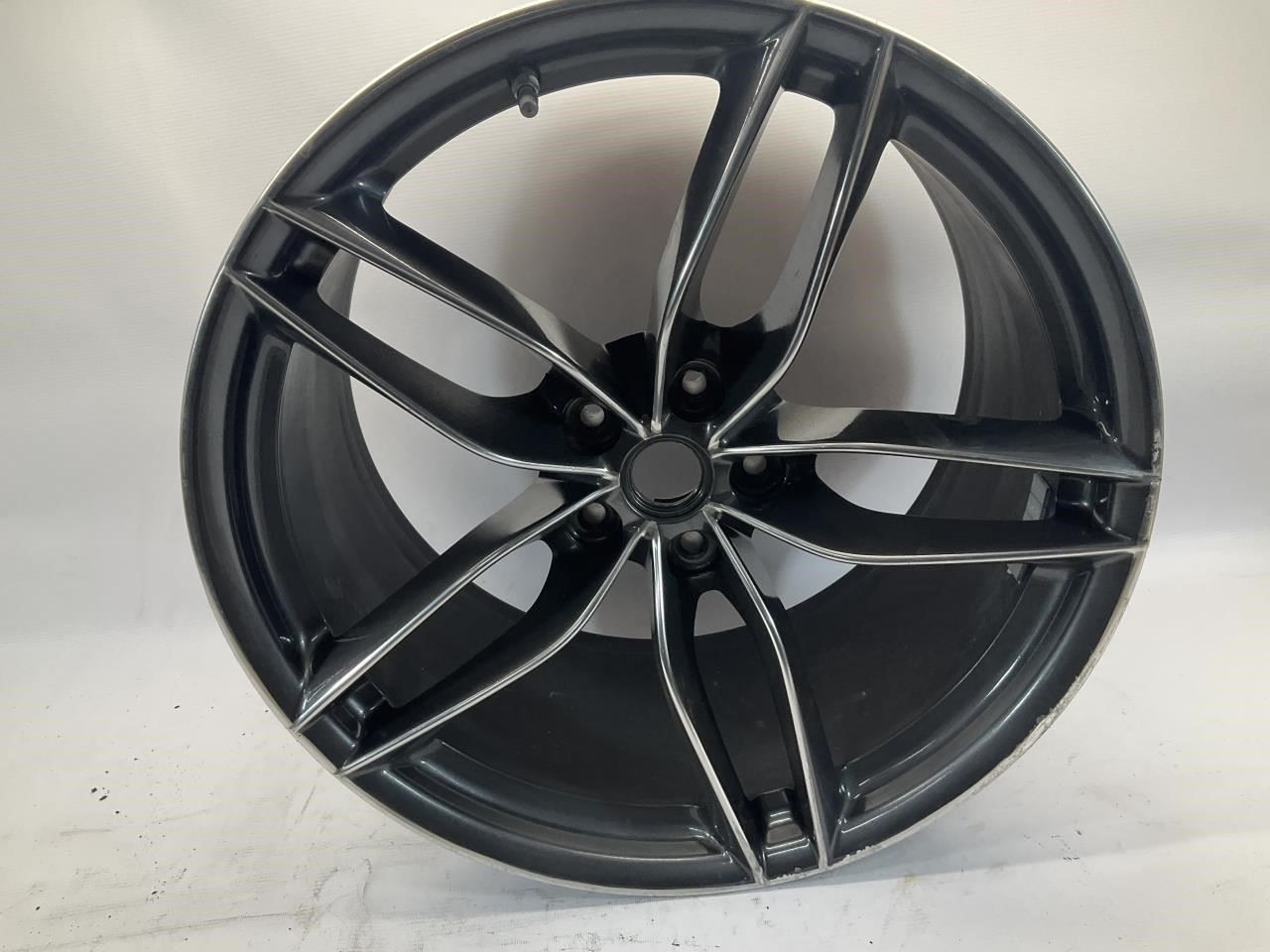 15-19 Ferrari 488 20" Rear Wheel Rim 20x11 Q