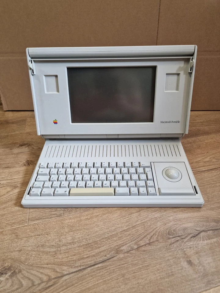 Apple Macintosh Portable M5120 with original bag and BlueSCSI included.