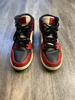 Nike Air Jordan 1 Mens Size 10 Mid Chicago Black Toe Red 2020 Retro 554724-069