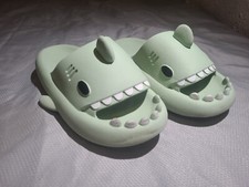 Shark Cloud Cushion Slides US Size11 UK 44-45 Green