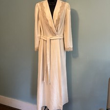 Vintage Vanity Fair Women s Flannel Fleece Lace Cream Robe Medium