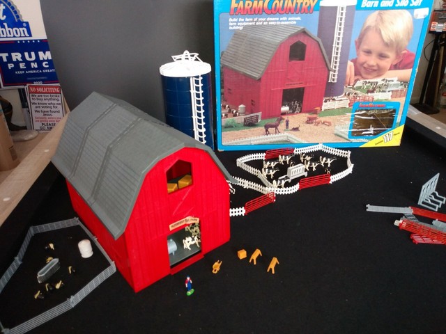 ertl farm country barn and silo set
