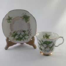 Vtg Royal Adderley Canadian Provincial Flower Trillium Flower Tea Cup Set