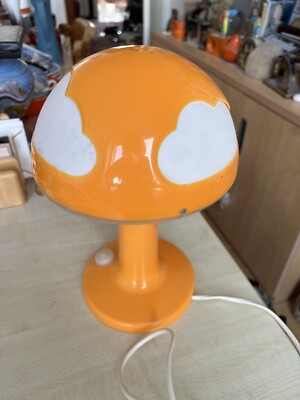 Ikea Vintage Skojig Tischlampe orange weiß Wolken Pilz Form Display Requisite