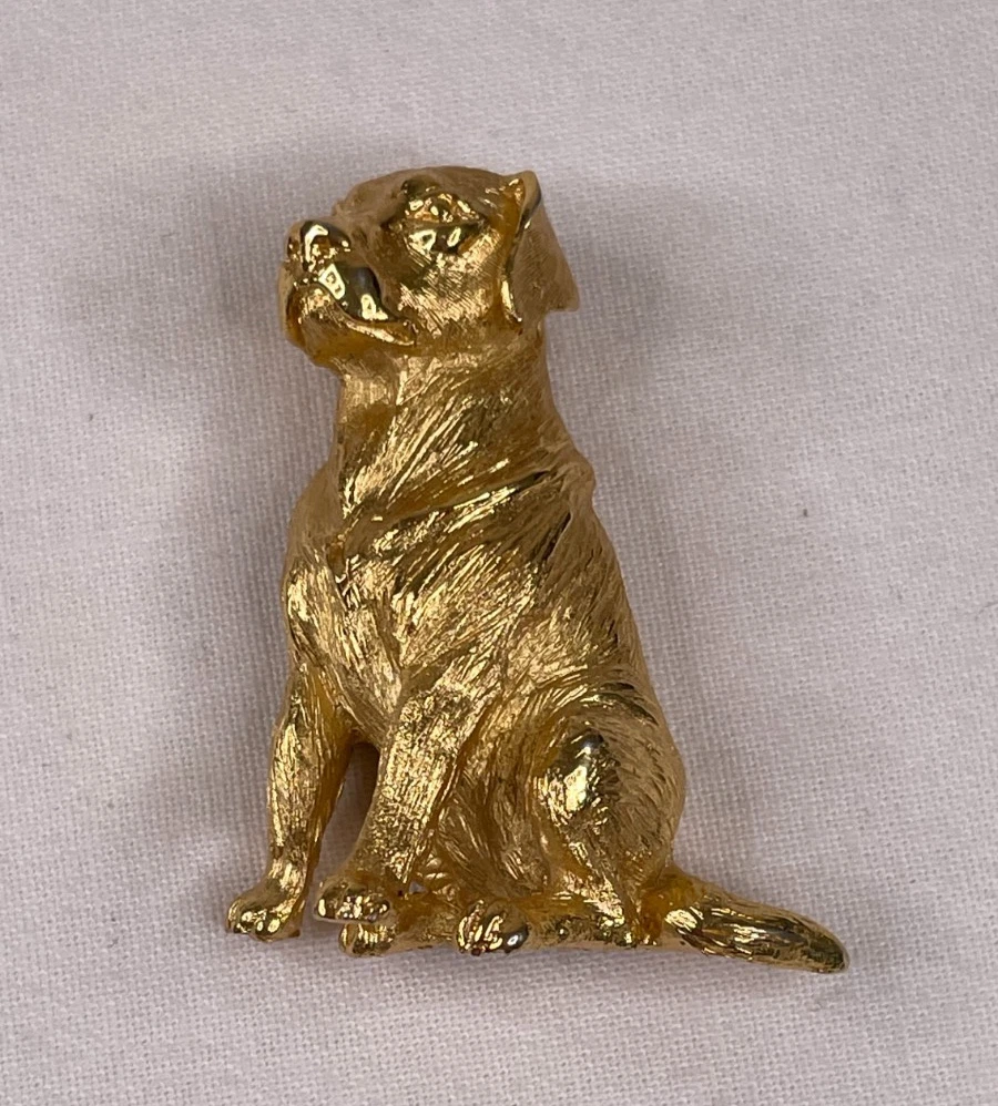 ヴィンテージtrifari チワワ　ゴールドメタルブローチ　犬　dog Trifari Dog Brooch for sale | eBay