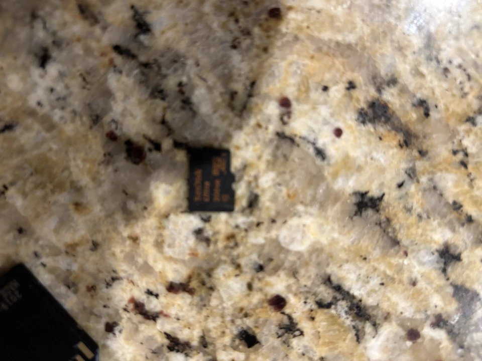 SanDisk Ultra 200GB Micro SDXC UHS-I U1 Card - Image 3 of 3