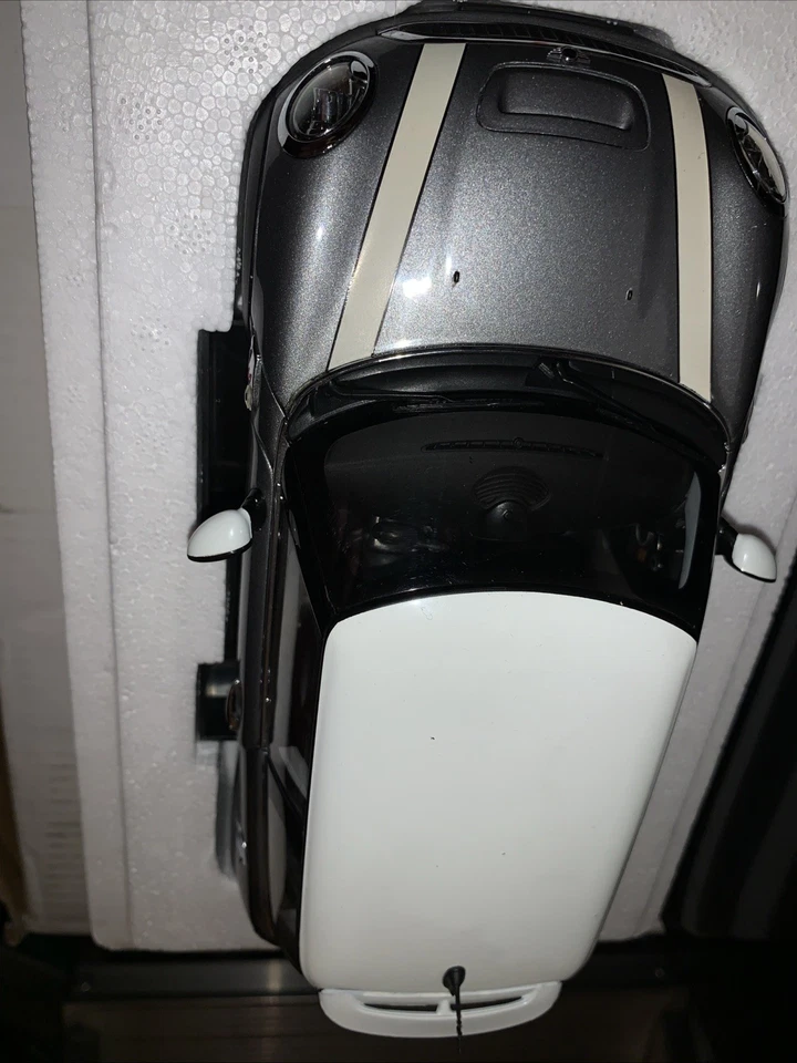 KYOSHO static model 1:18 Mini Cooper S 2006 R56 - Immagine 3 di 4