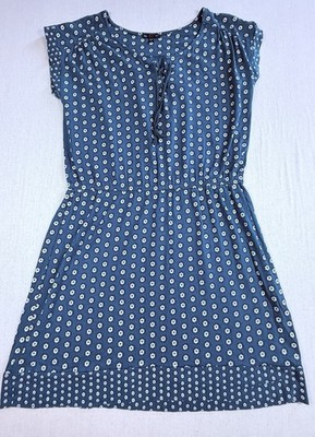 Gap Fit & Flare Dress Sz XL Blue Floral Lace-Up V-Neck Short Sleeve Knee Length