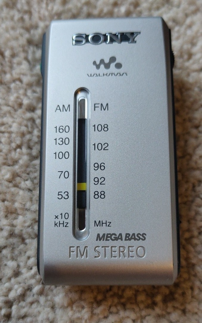 SRF-S84 、MEGA BASS 71iB8-udfcL.jpg_BO30,255,255,