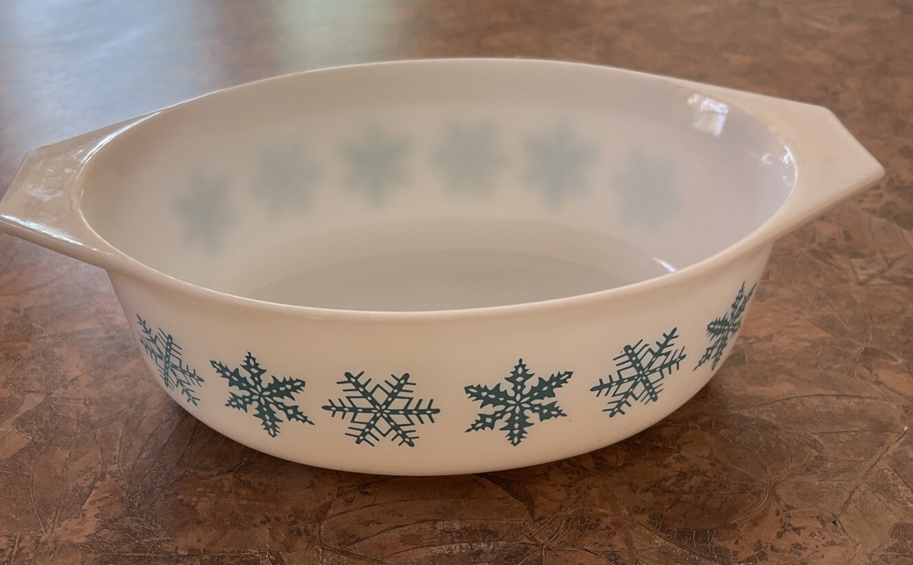 Pyrex Snowflake Pattern Casserole Vintage PYREX 045 Oval Casserole White with Turquoise Snowflake Pattern ...