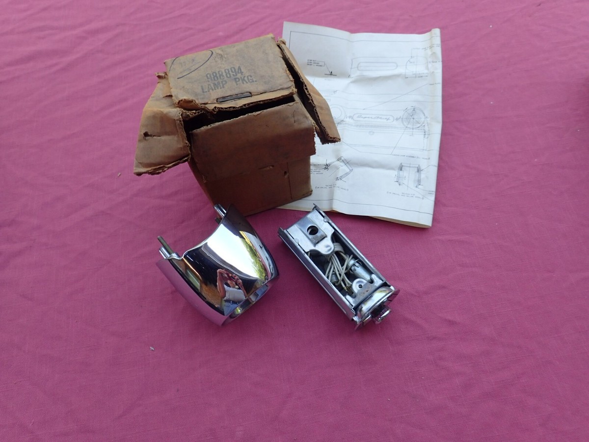 1958 Pontiac accessory ashtray and lamp assembly, NOS! 988894 ash