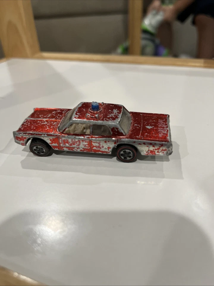 Hot Wheels Redlines  Fire Chief Cruiser - Image 3 of 4