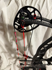 Hoyt Torrex 70lb (RH) Compound Bow Black w/ Sight, Stabilizer & Rest