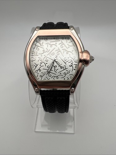 Romero Britto artist series watch,new battery. Read!