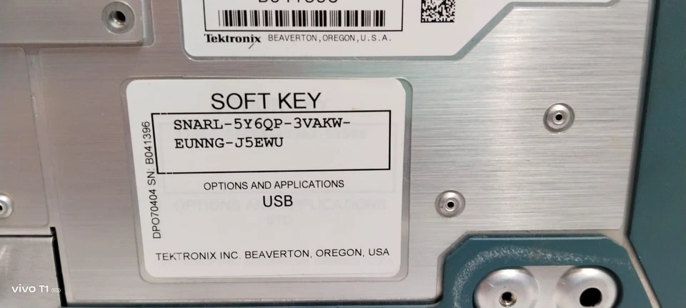 TEKTRONIX DPO70404 - DIGITAL PHOSPHOR OSCILLOSCOPE - UP TO 4 GHz - Image 3 of 4